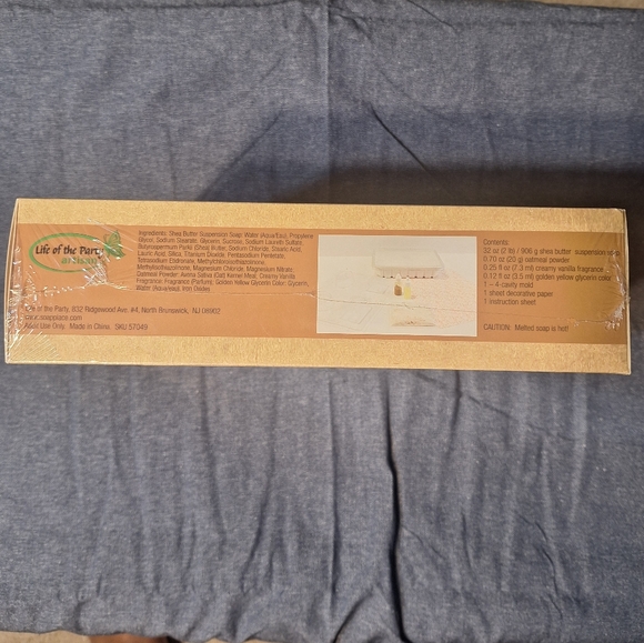 Oatmeal Vanilla Soap Making Kit - Picture 3 of 4